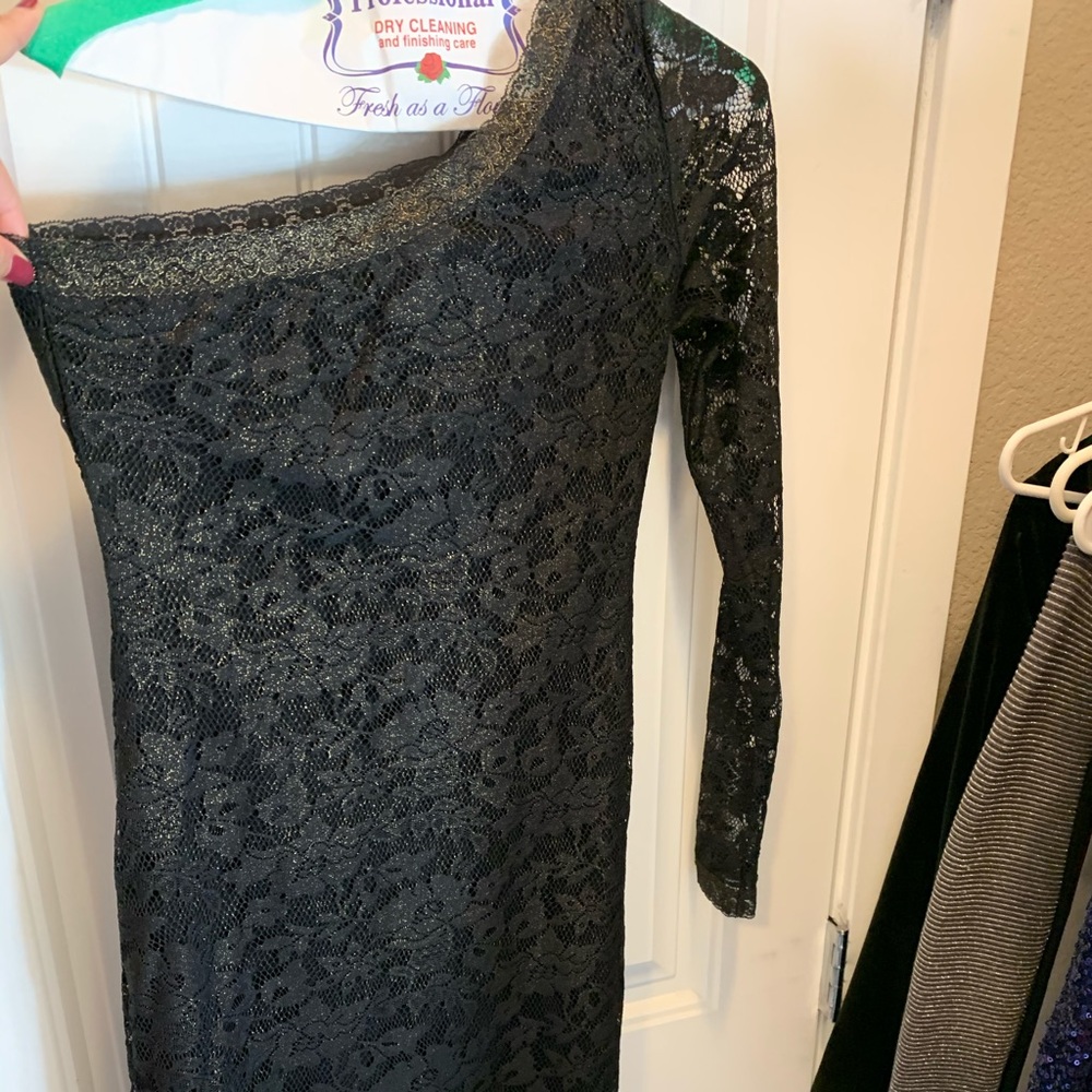 SOLD! Gorgeous on shoulder lace vs dress